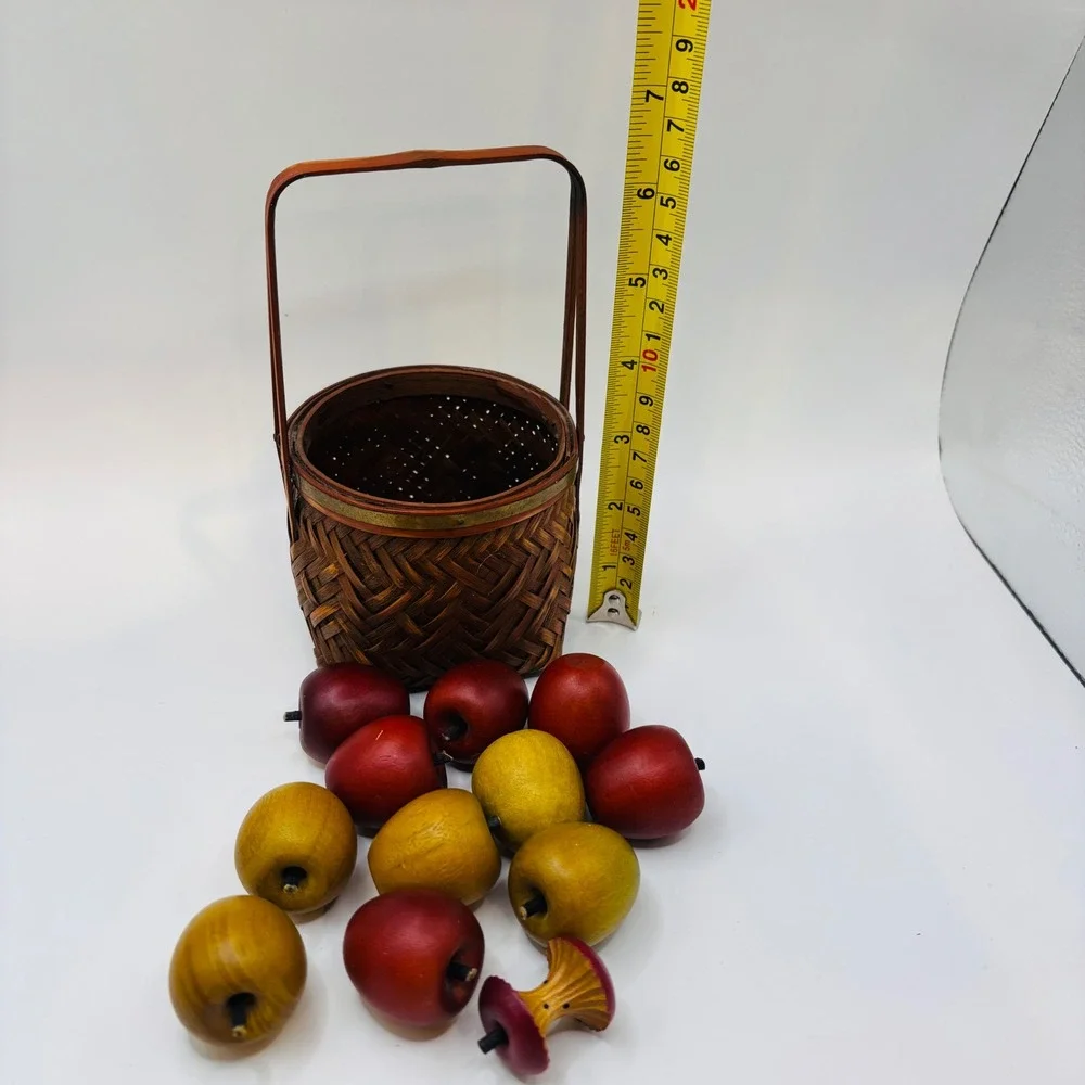 Vintage Miniature Woven Bamboo Basket with 13 Hand Painted Wooden Apples Decor‎